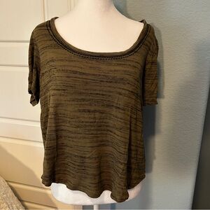 ANTHROPOLOGIE Pure & Good Olive and Black Short Sleeve Tee Size Medium